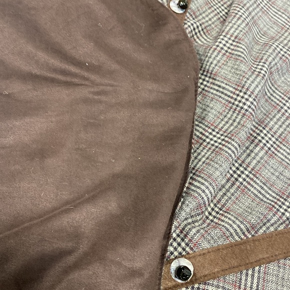 Designer D. Steven’s Christmas Tree shirt and accent ribbon - Picture 7 of 7